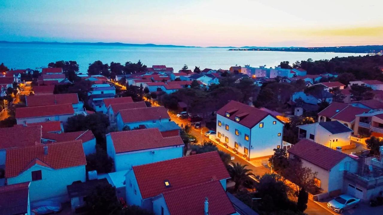 Ivan Apartma Vir